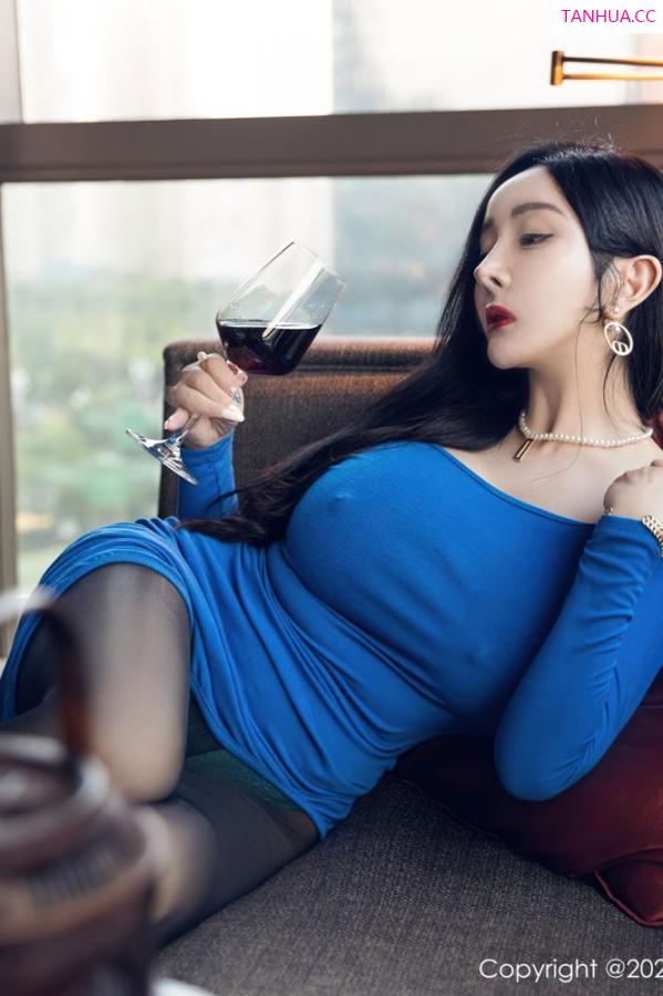 允薾  [XiuRen秀人网]高清写真图 2022.01.21 No.4496 允薾第3张图片